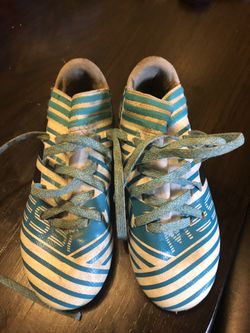Soccer cleats