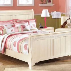 Ashley Country Cottage Bedroom Set Full Bed Dresser Mirror Desk Hutch And 2 Bookcases