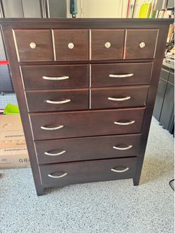 Dresser