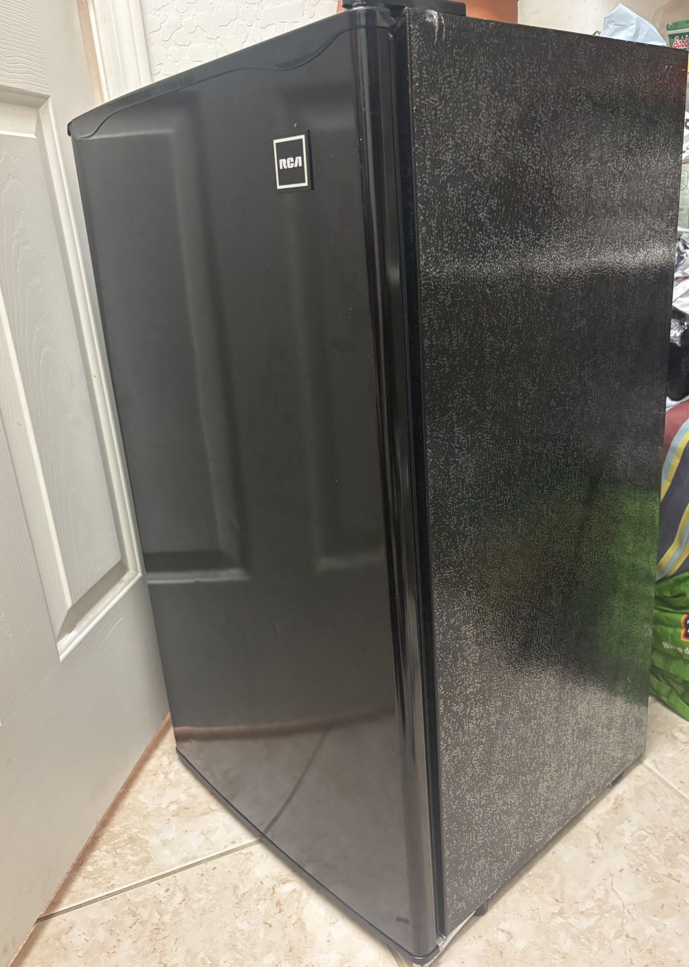 Mini Fridge With Freezer RCA