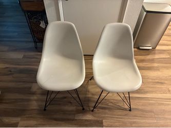 Free Chairs