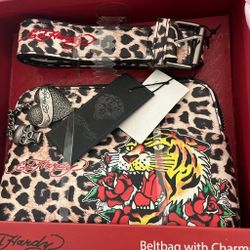 Ed Hardy beltbag with charm