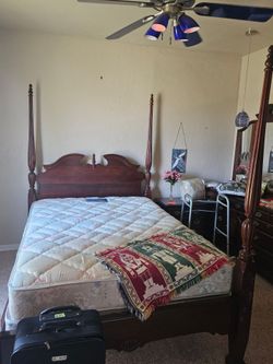 The General William Lenoir Bed by the Kincaid w/QUEEN Mattresses