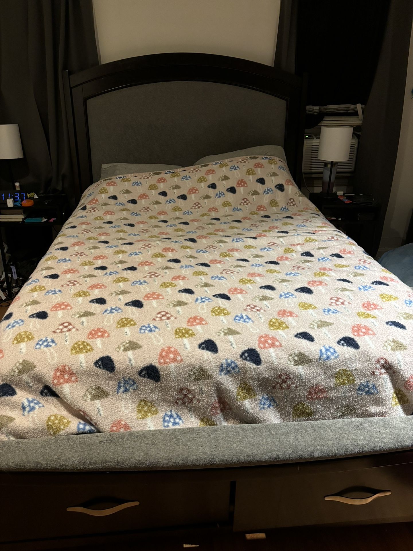 Queen Bed