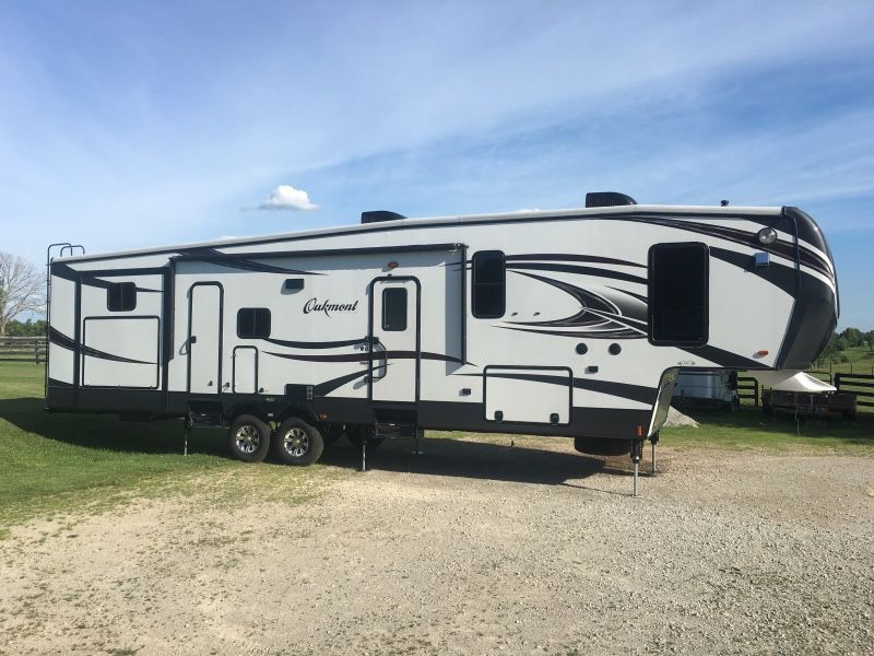 5th Wheel trailer camper