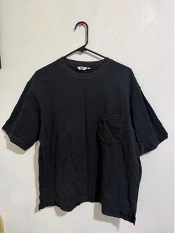 UNIQLO USERIES OVERSIZED TSHIRT SIZE M