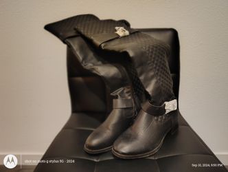 Woman's Boots