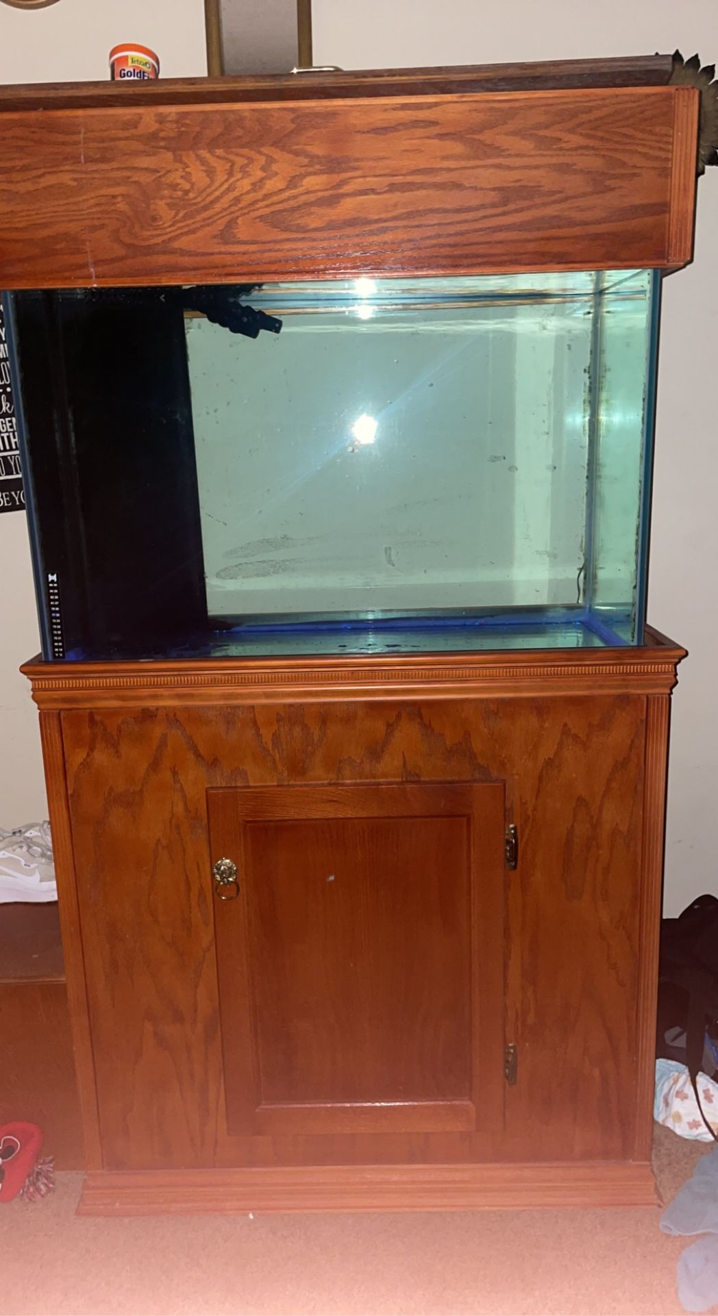 Red Wood Aquarium