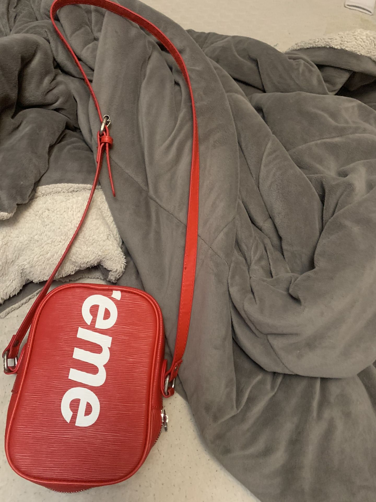 Supreme Bag Make A Offer