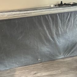 Twin XL Mattress & Box Spring 