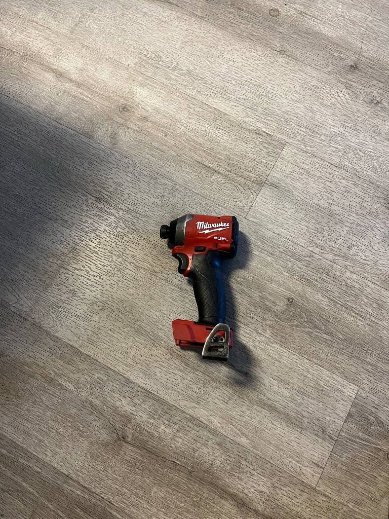 Milwaukee M18 Impacto $70 Firme Precio Tool Only
