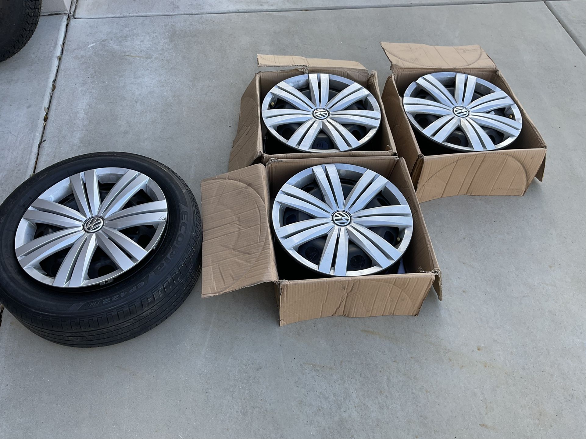 2017 VW Jetta Rims With Hubcaps. **If Ad Is Up, They Are Available~please Don’t Ask**