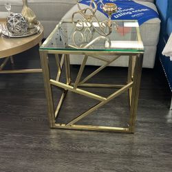 End Table 😍