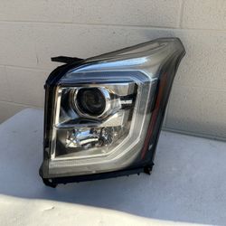 GMC Yukoon Headlight 2015 - 2020, GMC Yukoon Headlamp, OEM ORIGINAL GMC PART, driver side Light