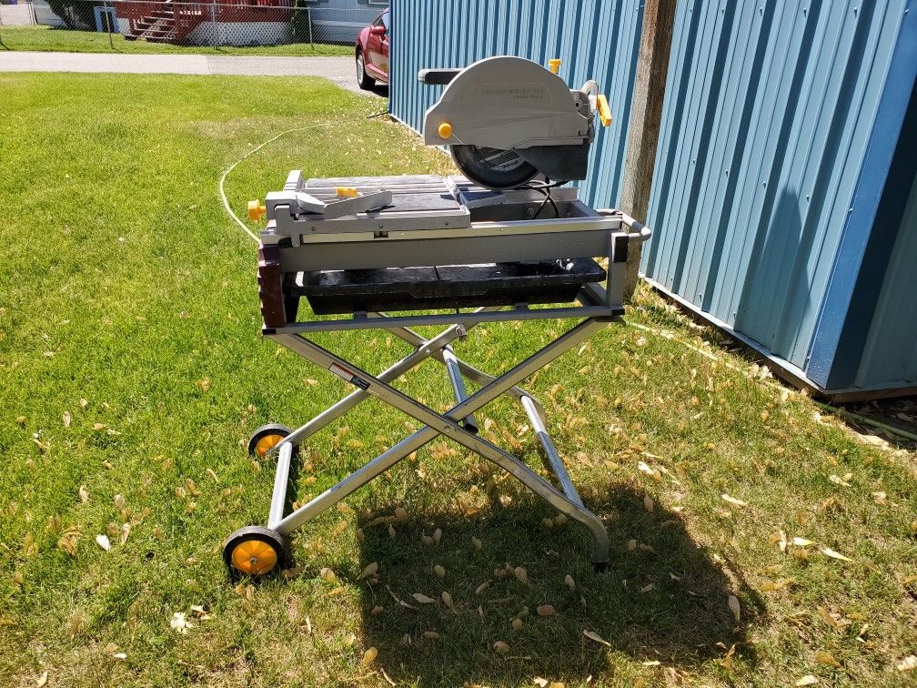 Harbor Freight 10 in tile saw for Sale in Kennewick, WA OfferUp