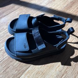 UGG Black Sandals Big Kid Size 5 EUR 37