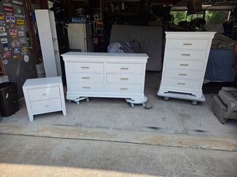 White Dresser Set