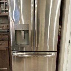 GE 22.1 cu. ft. French Door Refrigerator in Fingerprint Resistant Stainless Steel