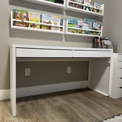 IKEA Desk & 2 Chairs 