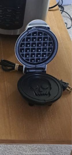 Little waffle iron skull