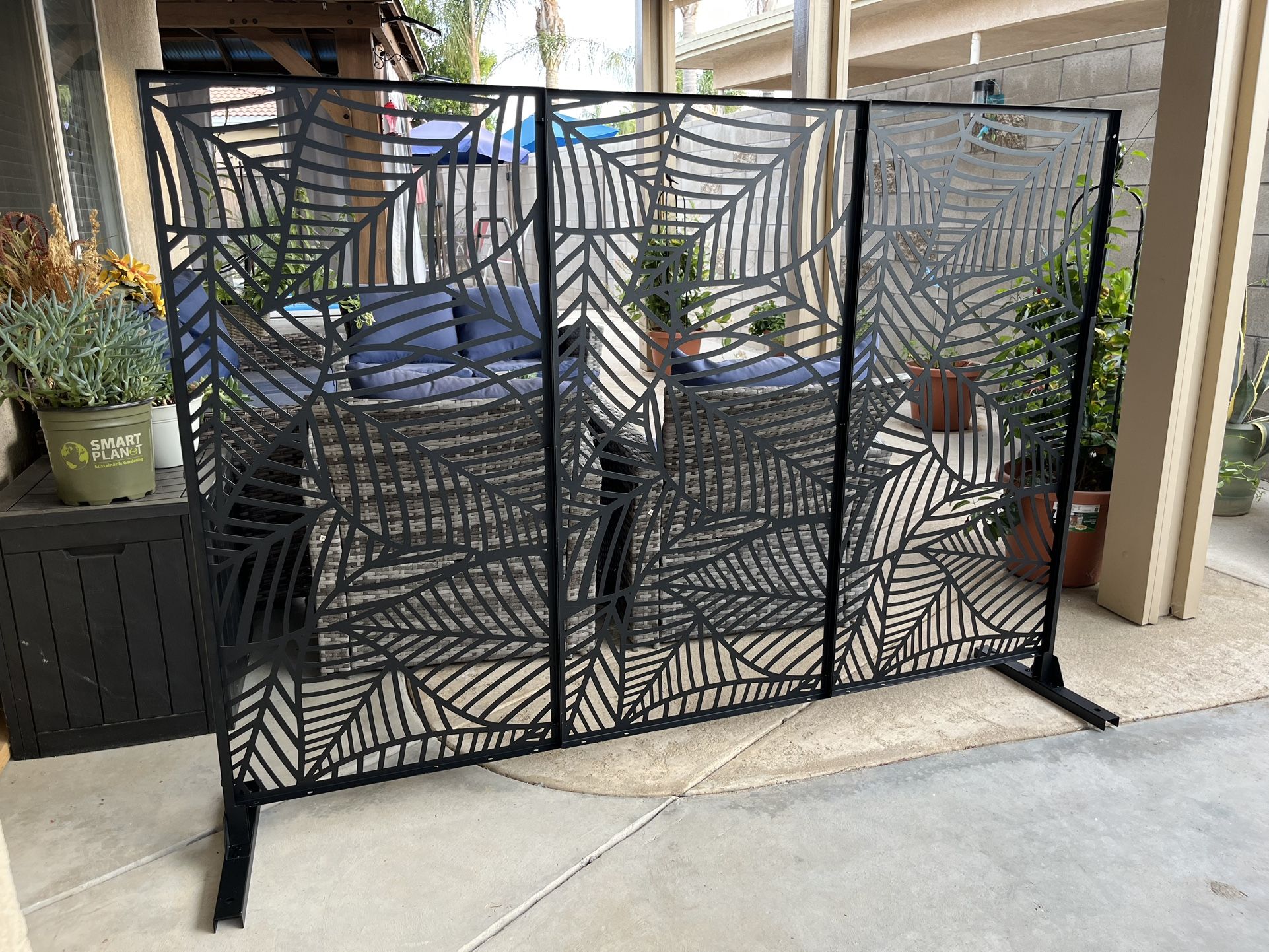 Private Screen