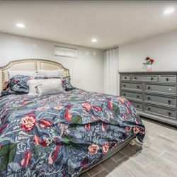 Queen Bedroom Set With 9 Drawer Dresser 