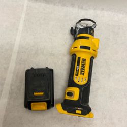 Dewalt DCS551 Cut Out Tool With Battery