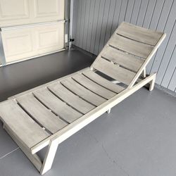 Outdoor patio chaise lounge chair , pool furniture lounger