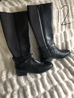 Size 10 women’s Coach boots.