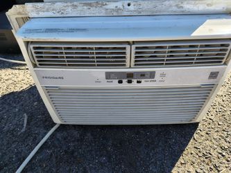Frigidaire 8000 BTU air conditioner