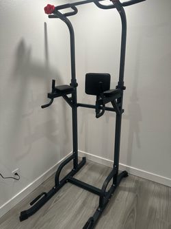 Pull up machine