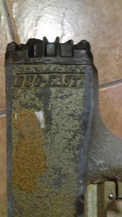 Duo- fast nail.gun shoots 1 3/4" to 2 1/4" NAILS