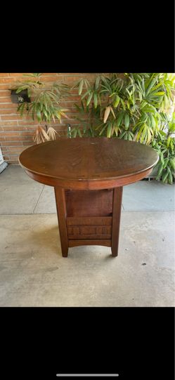 Quality red oak table