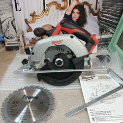 NEW MILWAUKEE M18 CIRCULAR SAW 