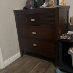 Dresser With 3 Drawers