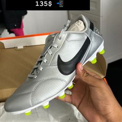 Nike premier Size 9