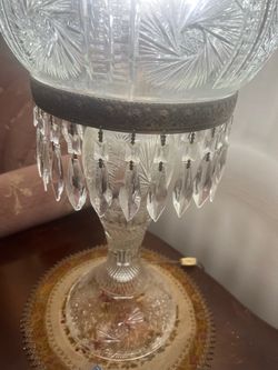 Crystal hurricane lamp
