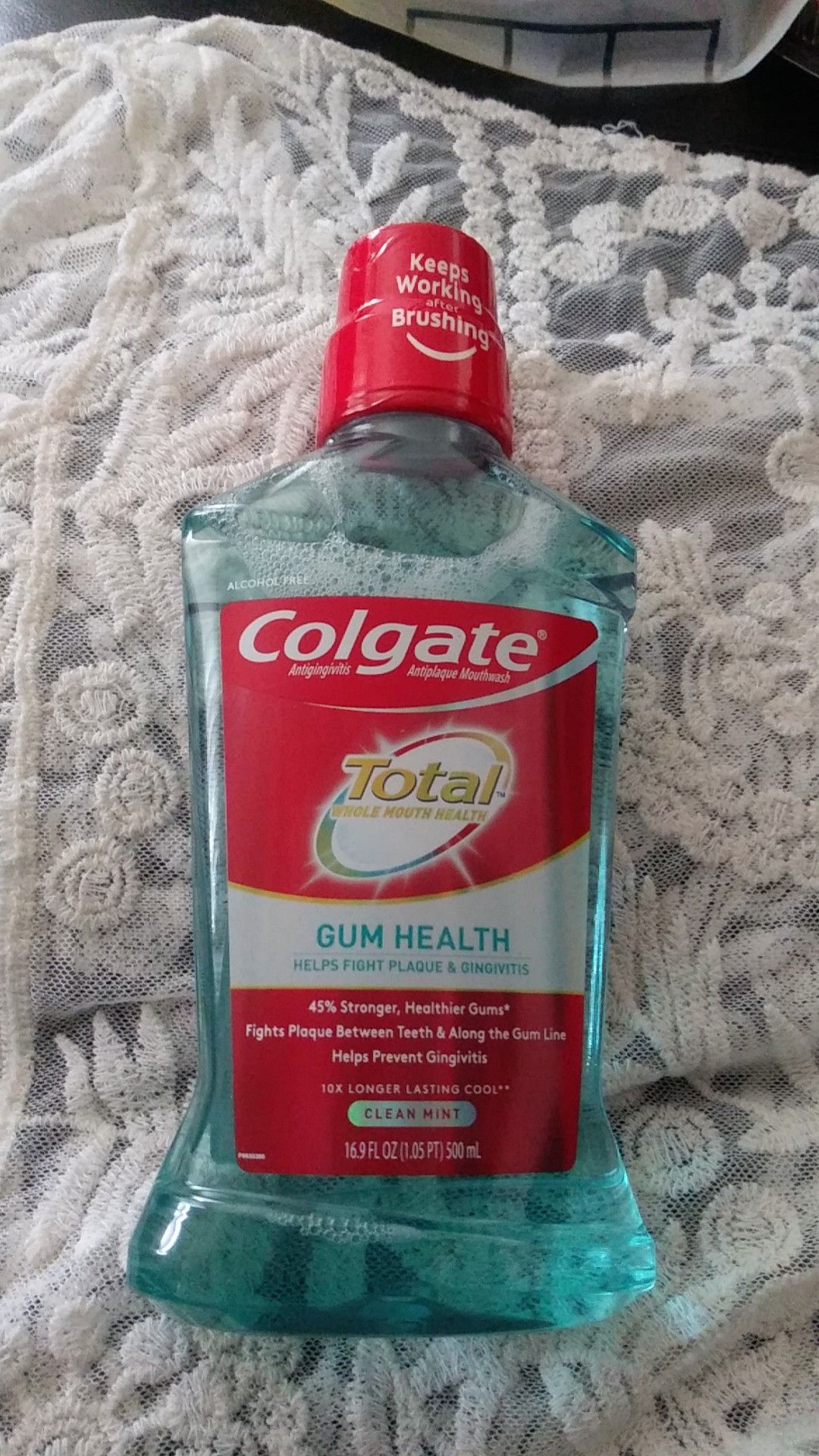 Colgate mouthwash gum health