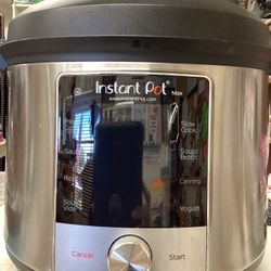 Insta-Pot Max Cooker