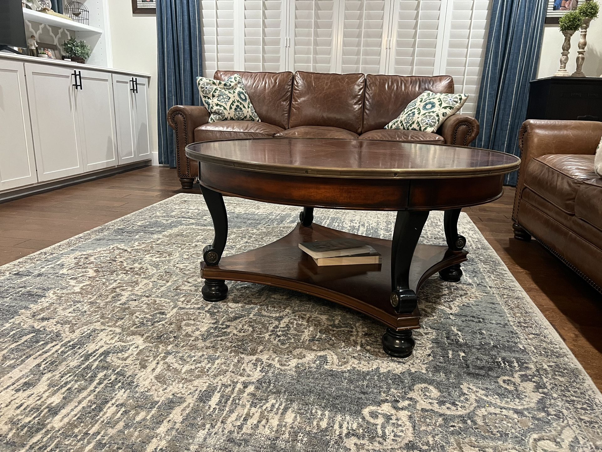 Round coffee table