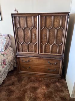 Dresser set