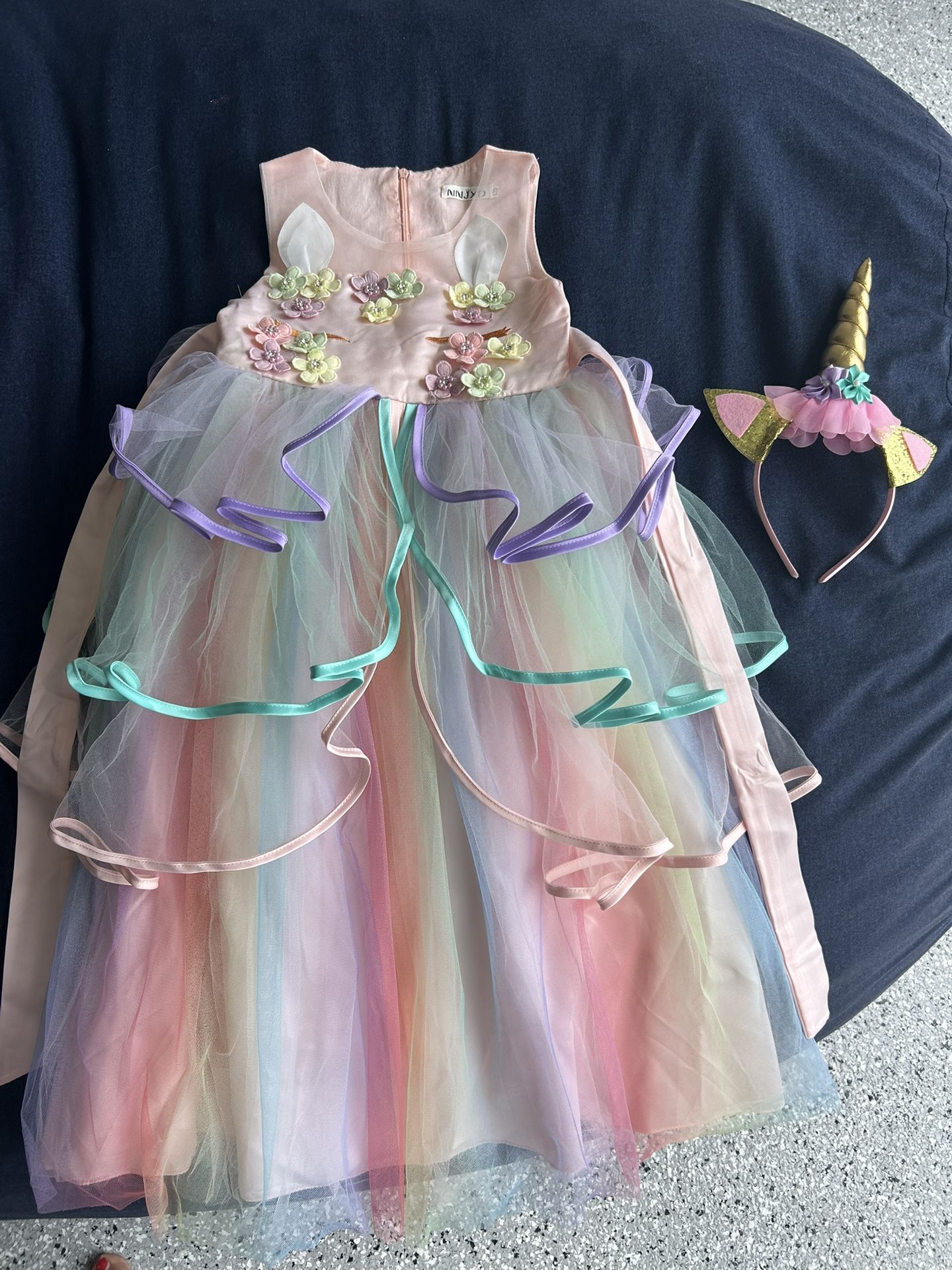 Unicorn dress size 4-5