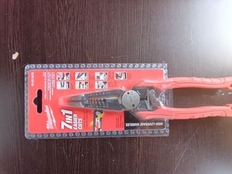 7-in1 pliers