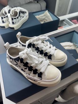 Amiri stars court low