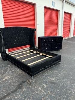 QUEEN BLACK VELVET DIAMOND BEDROOM SET