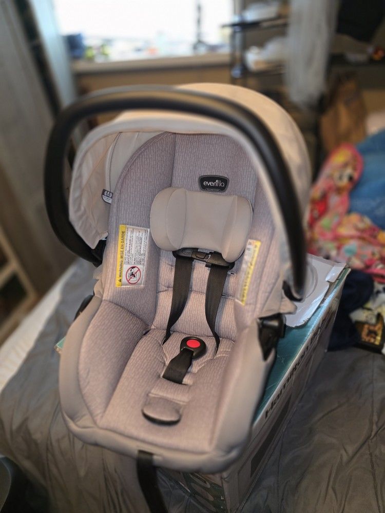 Evenflo LiteMax 35 Car Seat & Base