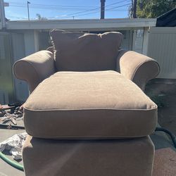Chaise lounge chair free