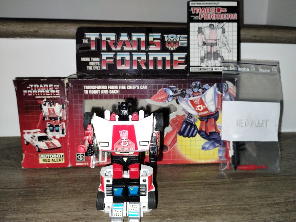 1985 Vintage Transformers Red Alert Action Figure With Box Complete