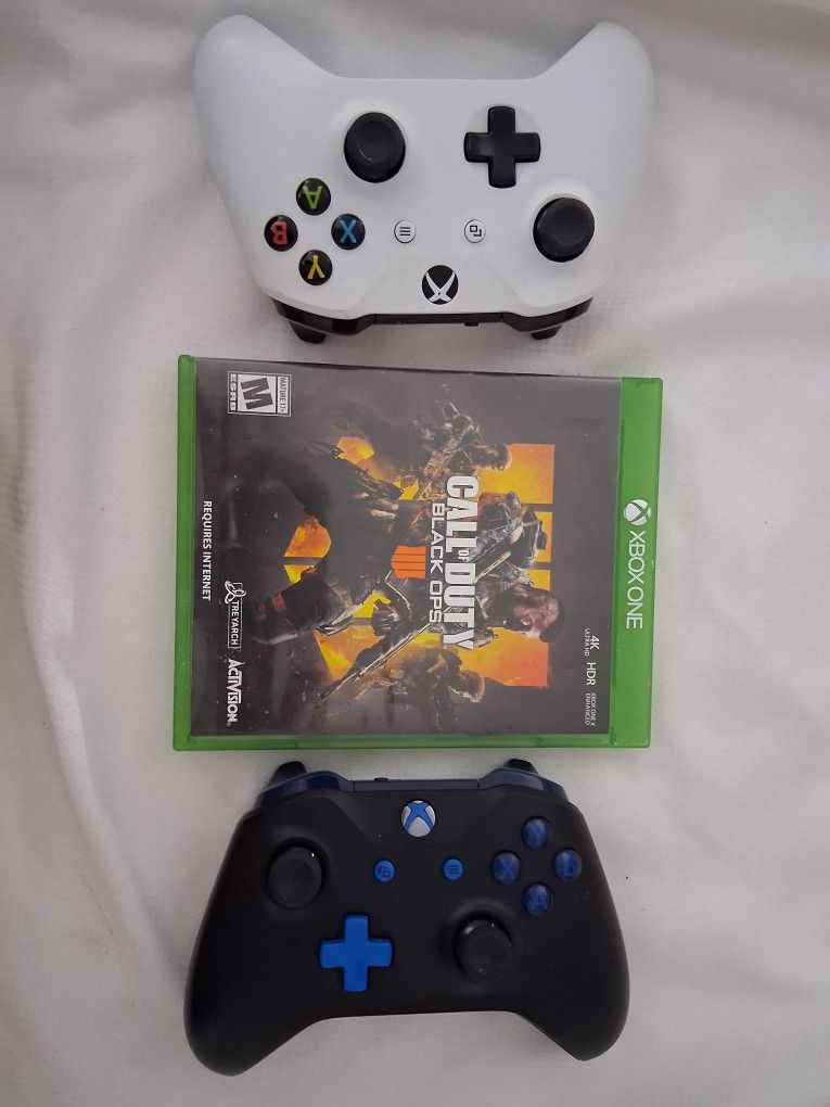 Xbox One 500GB, 2 wireless Controllers, and Black OPs 4