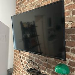 Tv With Wall mount 38 Inches